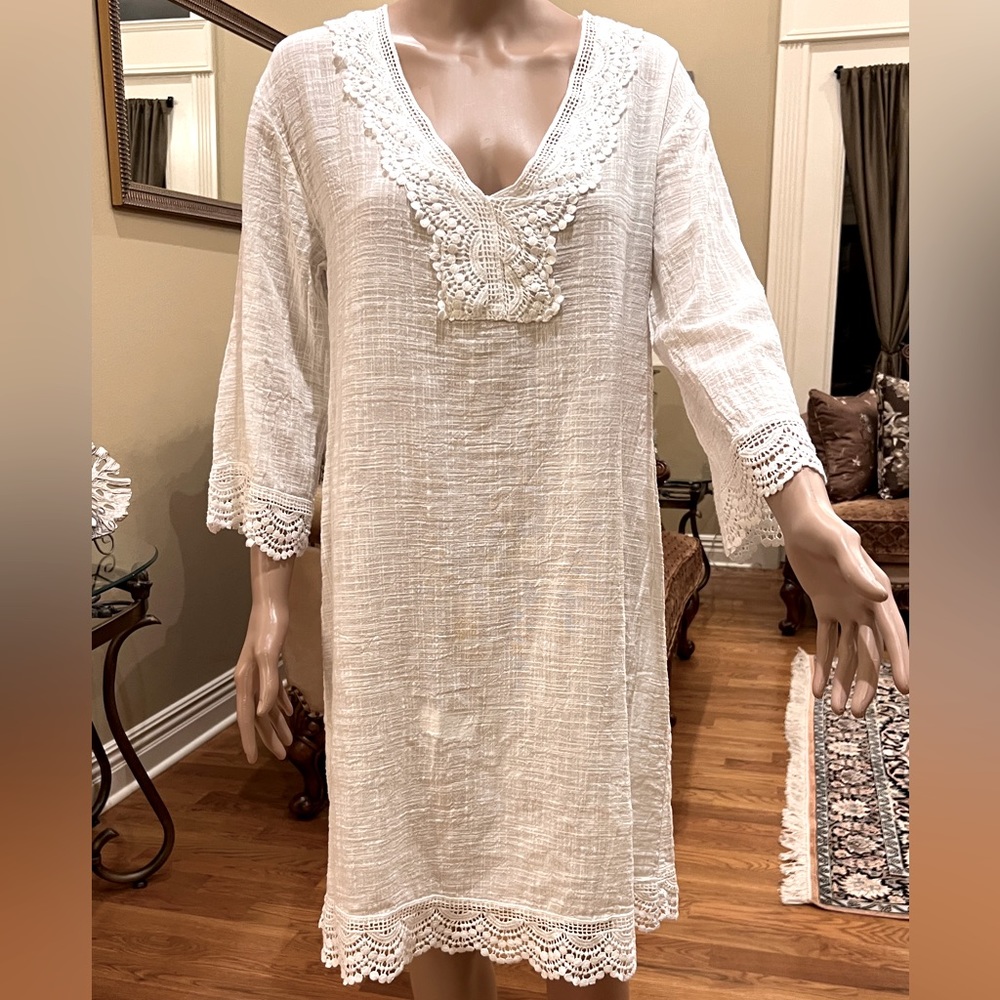 Cotton top, embellished with lace. Soft fabric, long dress. Full sleeves, new.